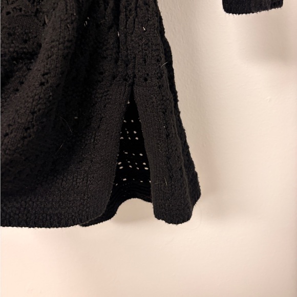 Andrea Jovine Women’s Black Sweater Knit Top Size Medium - Picture 3 of 5